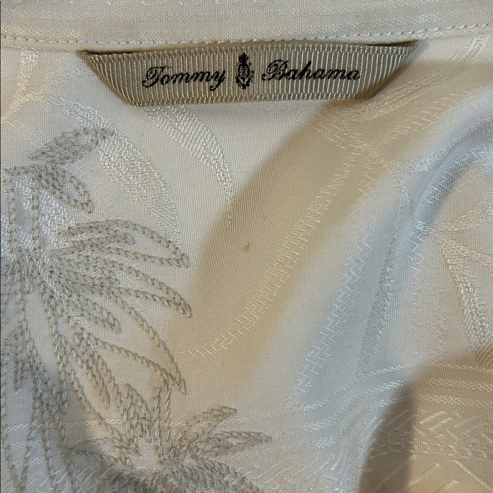 Tommy Bahama Men’s Cream Short Sleeve Shirt - Picture 3 of 4